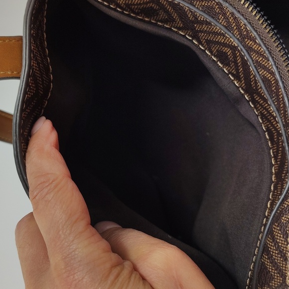 Liz Claiborne Brown Shoulder Bag 3 Sections Middle Zip Top Firm Standing - Picture 10 of 10